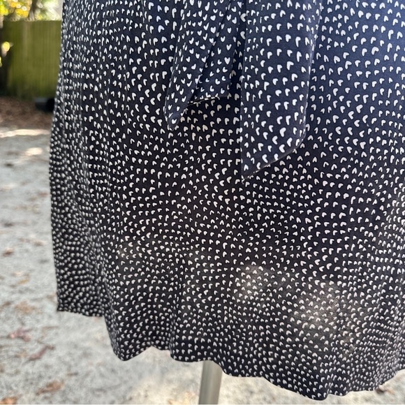 Diane von Furstenberg St. Jude Gray-Blue Heart Patterned Silk Wrap Dress Size 4 - Picture 12 of 16